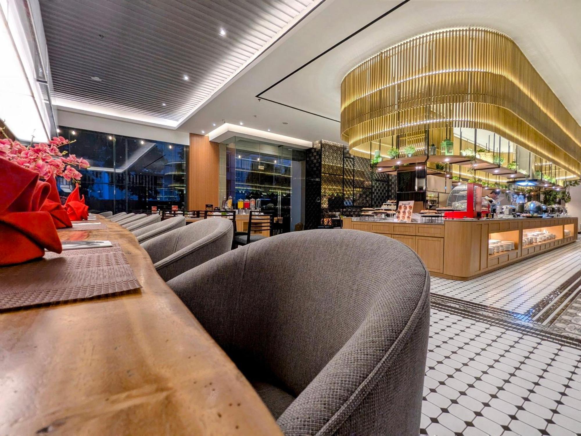 Grand Zuri Jababeka Hotel 4*