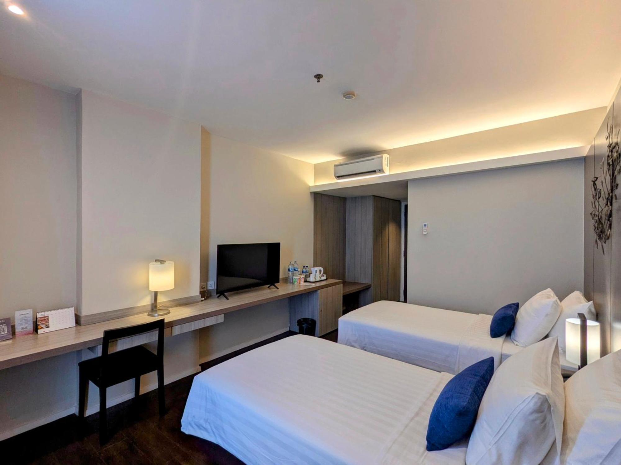 Hotel Grand Zuri Jababeka 4*