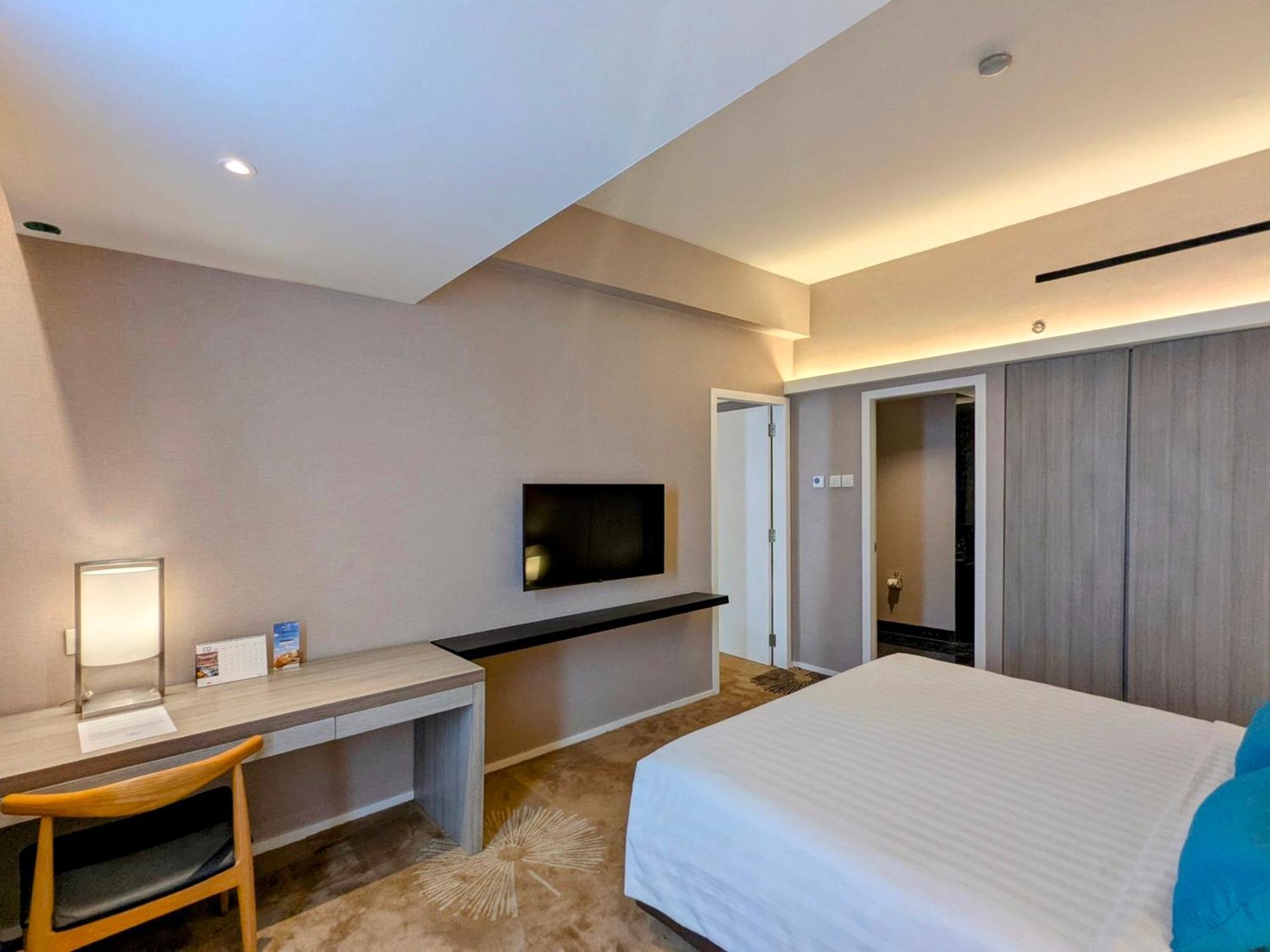 Hotel Grand Zuri Jababeka 4*