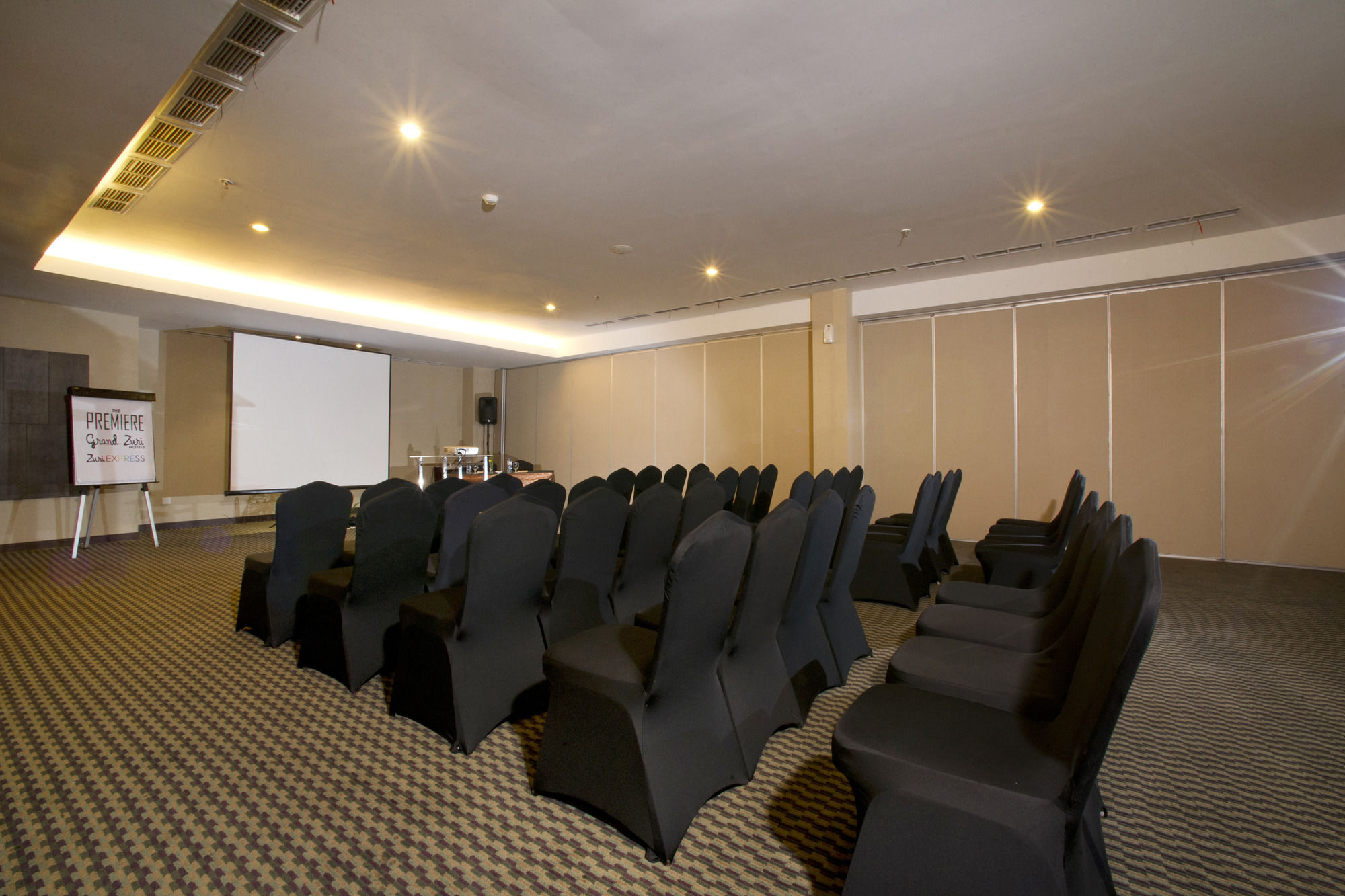 Grand Zuri Jababeka 4*